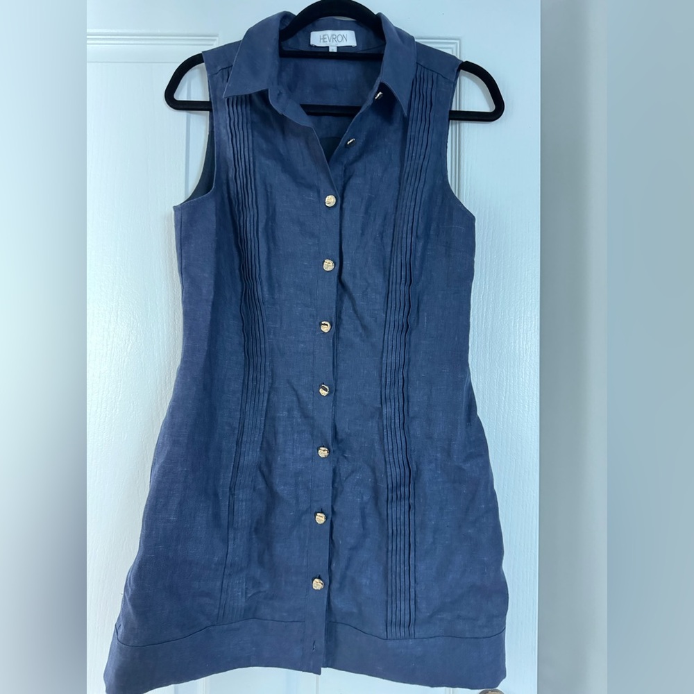 Elegant Navy Sleeveless Button-Down Dress